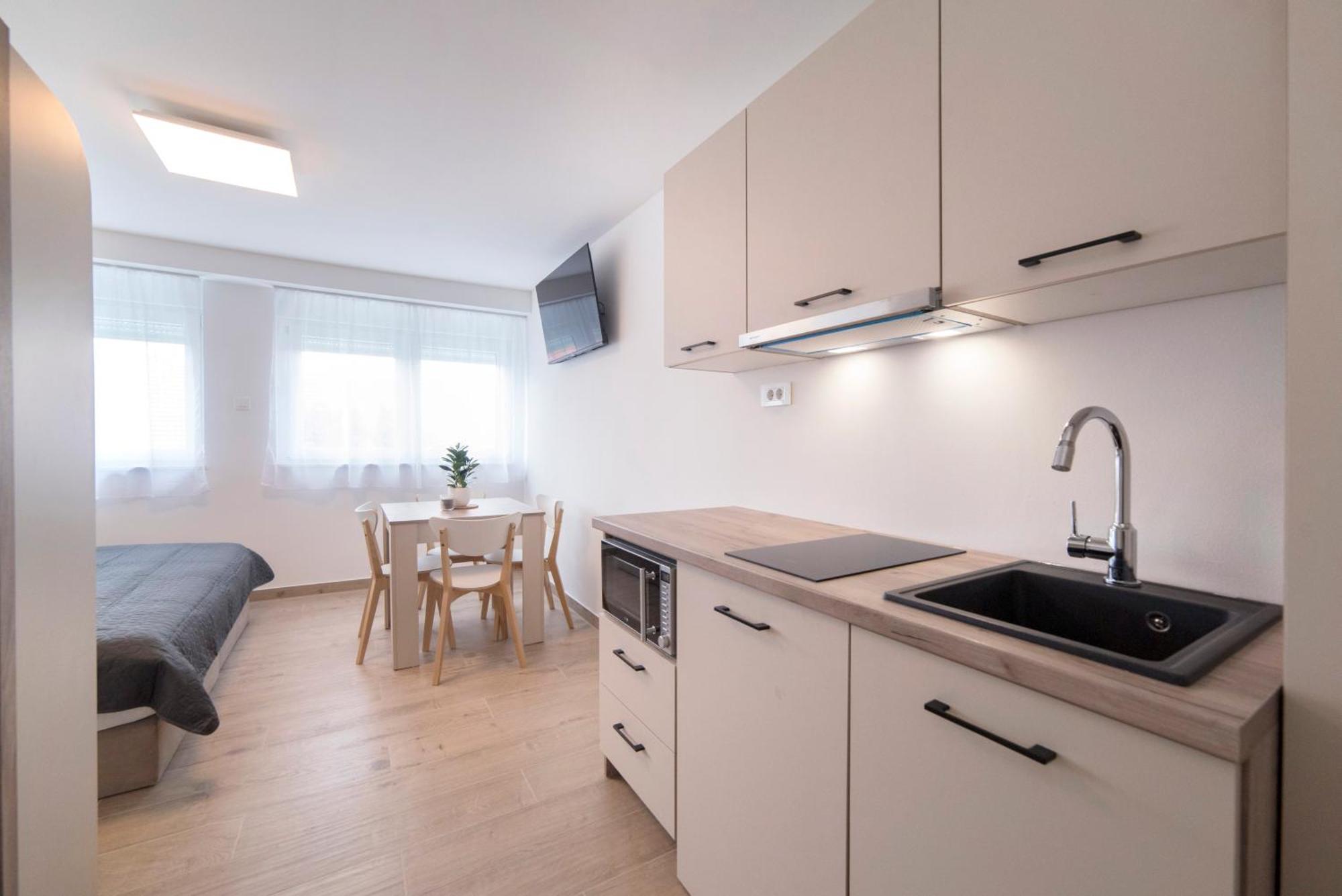 Apartment Pamer, 4th Floor, No Elevator
