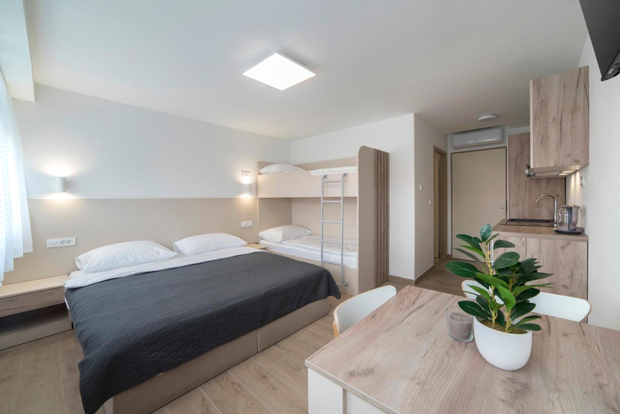 Pamer, 4th Floor, No Elevator Zagreb