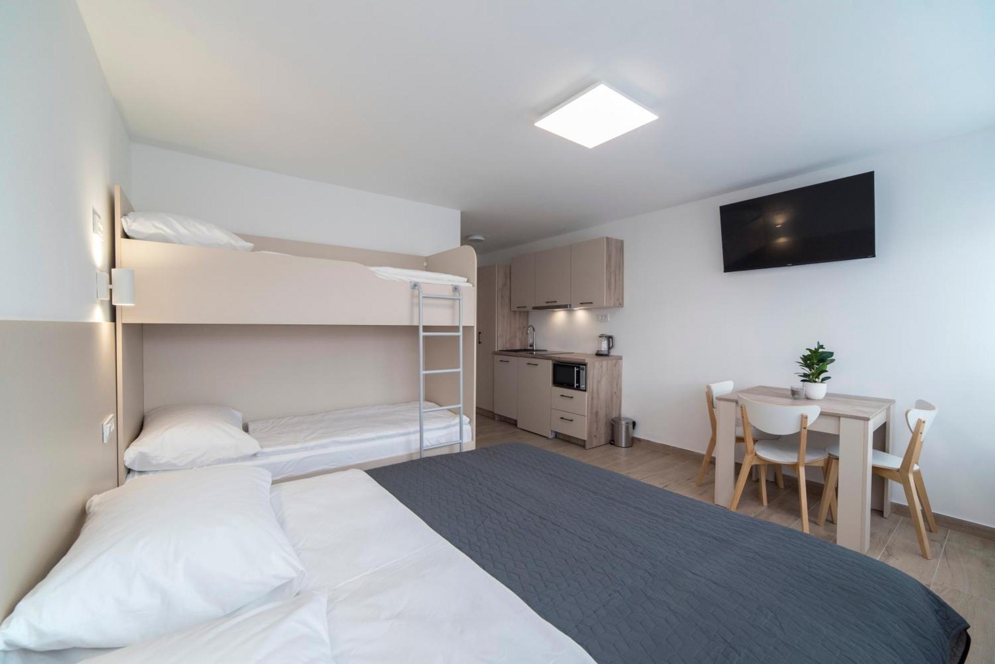 Apartment Pamer, 4th Floor, No Elevator *