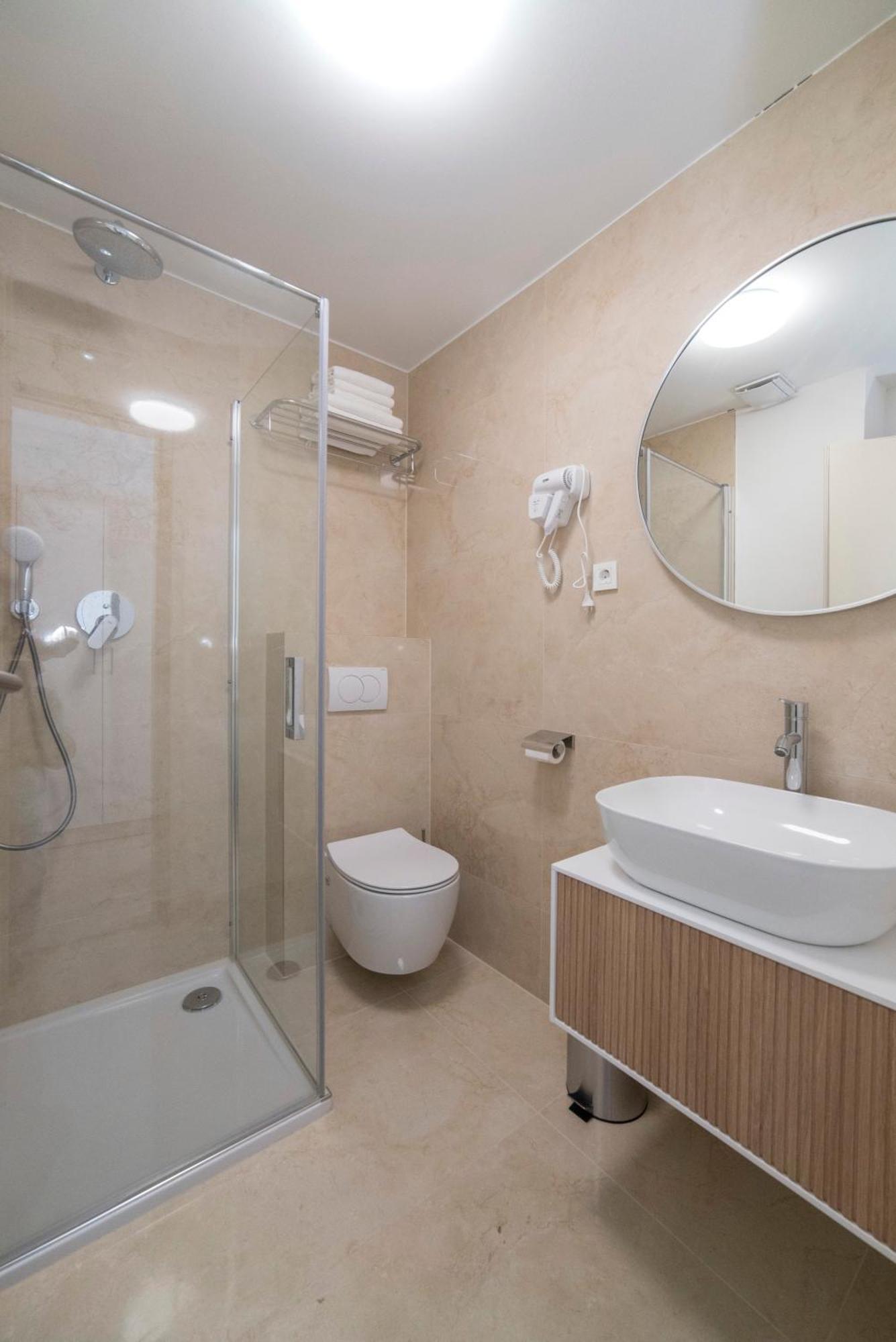 Pamer, 4th Floor, No Elevator Apartment