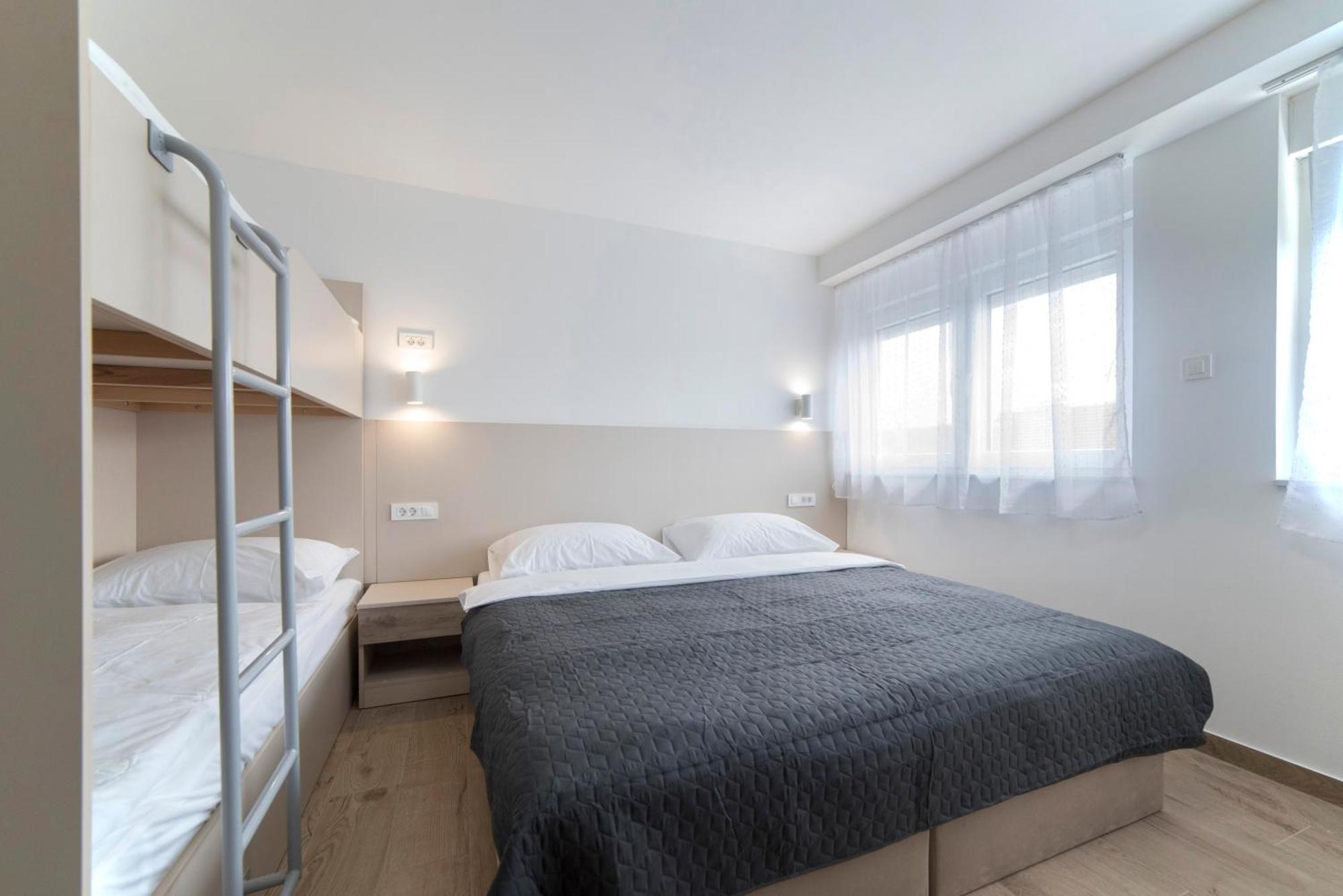 Pamer, 4th Floor, No Elevator * Zagreb